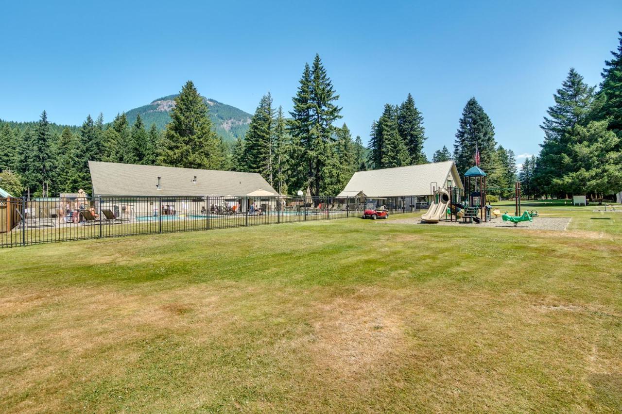 Riverfront Home With Deck, Near Mount Rainier! Packwood Exterior foto